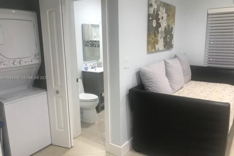 Copropriété à louer à Miami Beach, Floride: 1 chambre, 54.72 m2 № 1982992 - photo 8