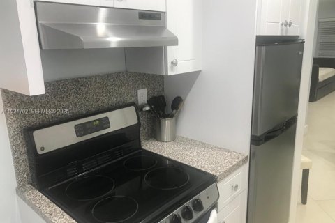 Copropriété à louer à Miami Beach, Floride: 1 chambre, 54.72 m2 № 1982992 - photo 3