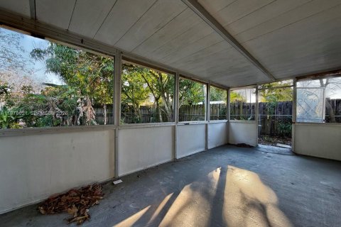 Снять в аренду виллу или дом в Норт-Лодердейл, Флорида 4 спальни, 137.5м2, № 2040263 - фото 17