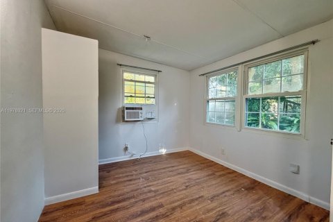 Снять в аренду виллу или дом в Норт-Лодердейл, Флорида 4 спальни, 137.5м2, № 2040263 - фото 8