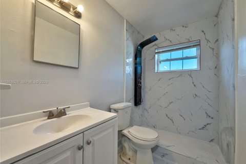 Снять в аренду виллу или дом в Норт-Лодердейл, Флорида 4 спальни, 137.5м2, № 2040263 - фото 10