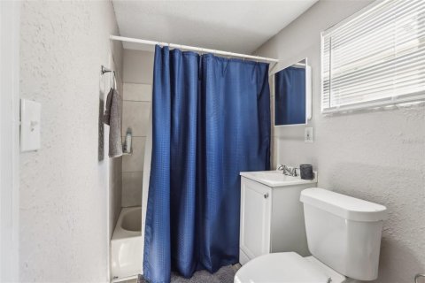 House in Saint Petersburg, Florida 3 bedrooms, 110.55 sq.m. № 1641028 - photo 16