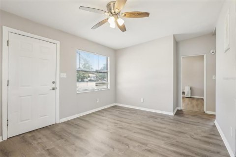 House in Saint Petersburg, Florida 3 bedrooms, 110.55 sq.m. № 1641028 - photo 19