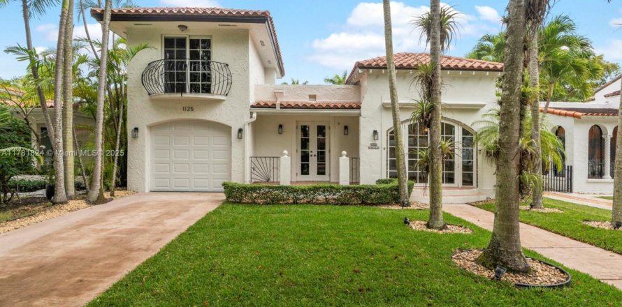 Villa ou maison à Coral Gables, Floride 3 chambres, 210.89 m2 № 1705649