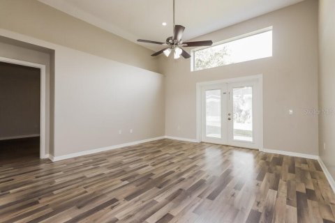 Villa ou maison à louer à Lakeland, Floride: 3 chambres, 191.56 m2 № 2100434 - photo 8