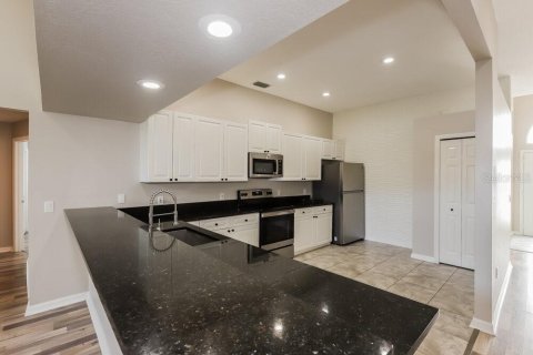 Villa ou maison à louer à Lakeland, Floride: 3 chambres, 191.56 m2 № 2100434 - photo 5