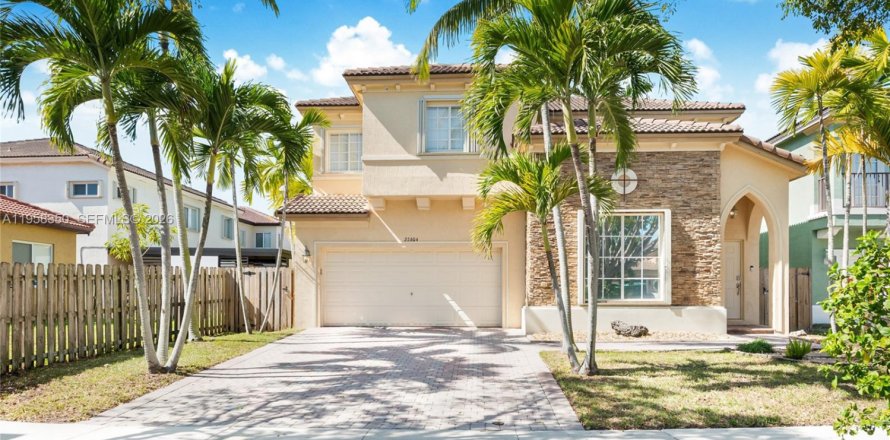 Дом в Катлер-Бей, Флорида 4 спальни, 225.66м2 № 2023905