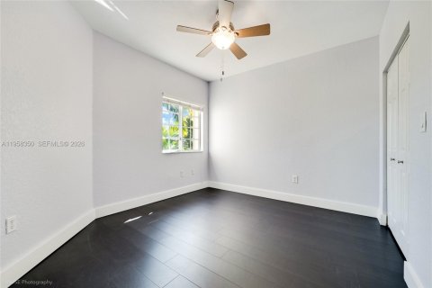 Купить виллу или дом в Катлер-Бей, Флорида 4 спальни, 225.66м2, № 2023905 - фото 22