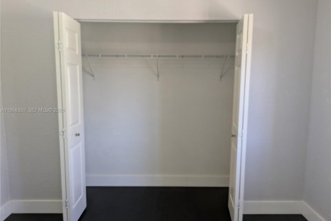 Купить виллу или дом в Катлер-Бей, Флорида 4 спальни, 225.66м2, № 2023905 - фото 23