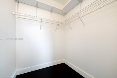 Купить виллу или дом в Катлер-Бей, Флорида 4 спальни, 225.66м2, № 2023905 - фото 17