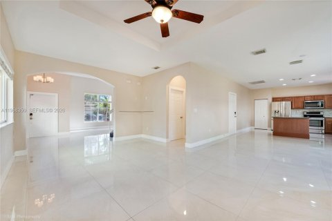 Купить виллу или дом в Катлер-Бей, Флорида 4 спальни, 225.66м2, № 2023905 - фото 6