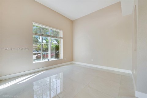 Купить виллу или дом в Катлер-Бей, Флорида 4 спальни, 225.66м2, № 2023905 - фото 3