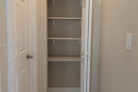 Купить виллу или дом в Катлер-Бей, Флорида 4 спальни, 225.66м2, № 2023905 - фото 13