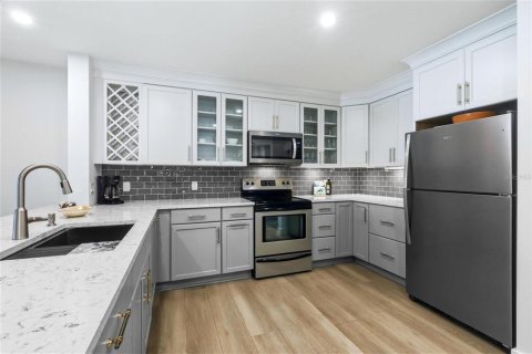 Copropriété à vendre à Sarasota, Floride: 2 chambres, 108.88 m2 № 2206382 - photo 15