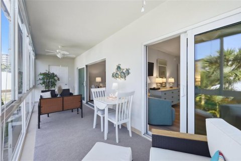 Copropriété à vendre à Sarasota, Floride: 2 chambres, 108.88 m2 № 2206382 - photo 27