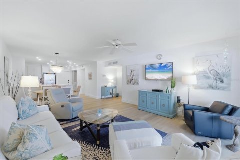 Copropriété à vendre à Sarasota, Floride: 2 chambres, 108.88 m2 № 2206382 - photo 9