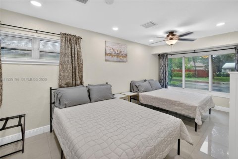 House in Dania Beach, Florida 3 bedrooms, 121.7 sq.m. № 1989331 - photo 18