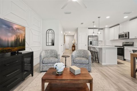 Townhouse in Orlando, Florida 3 bedrooms, 134.8 sq.m. № 2221582 - photo 3