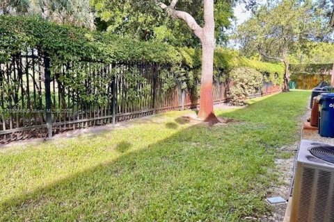 Townhouse in Lauderhill, Florida 2 bedrooms, 113.71 sq.m. № 1854949 - photo 9