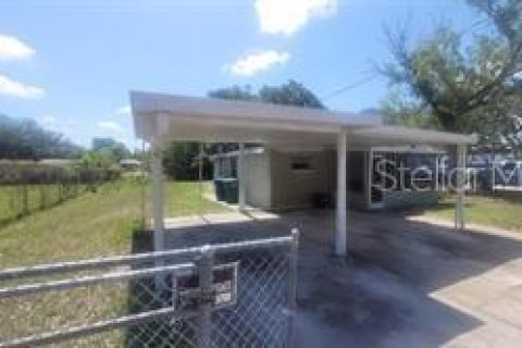 Immobilier commercial à Tampa, Floride 5 chambres, 131.74 m2 № 2285002