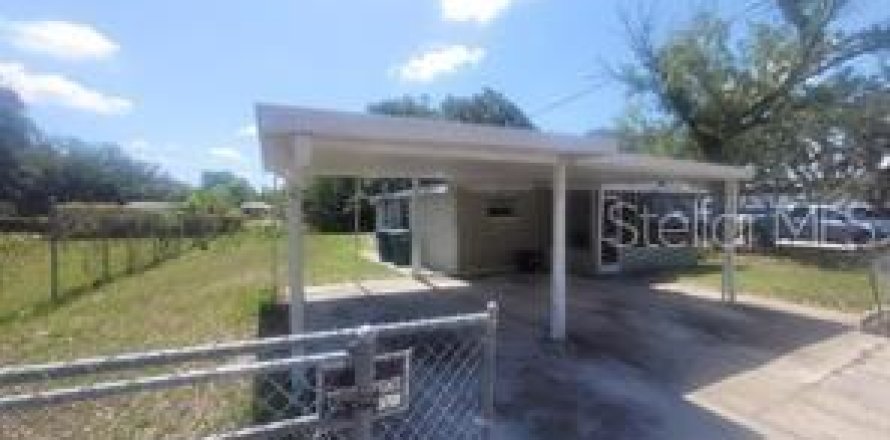 Propiedad comercial en Tampa, Florida 5 dormitorios, 131.74 m2 № 2285002