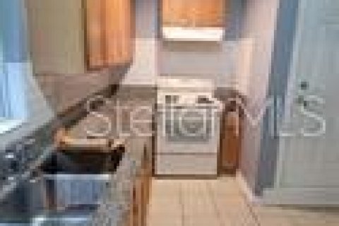 Propiedad comercial en venta en Tampa, Florida, 5 dormitorios, 131.74 m2 № 2285002 - foto 7
