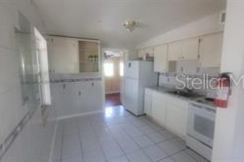 Propiedad comercial en venta en Tampa, Florida, 5 dormitorios, 131.74 m2 № 2285002 - foto 20