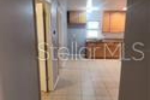 Propiedad comercial en venta en Tampa, Florida, 5 dormitorios, 131.74 m2 № 2285002 - foto 4