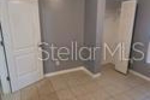 Propiedad comercial en venta en Tampa, Florida, 5 dormitorios, 131.74 m2 № 2285002 - foto 14