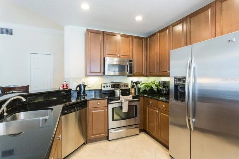 Copropriété à vendre à Four Corners, Floride: 3 chambres, 131.83 m2 № 2420414 - photo 2