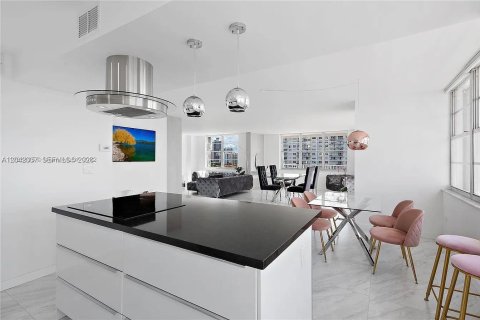 Condominio en venta en Aventura, Florida, 2 dormitorios, 157.28 m2 № 2185931 - foto 8