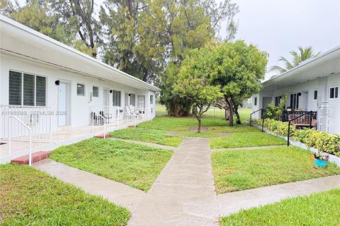 Снять в аренду квартиру в Майами-Бич, Флорида 6 спален, 379.13м2, № 2005877 - фото 20