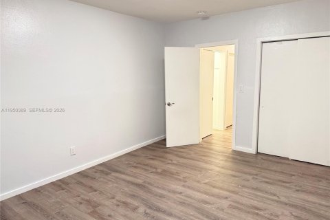 Снять в аренду квартиру в Майами-Бич, Флорида 6 спален, 379.13м2, № 2005877 - фото 15