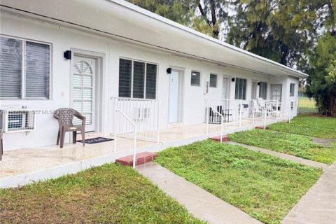 Снять в аренду квартиру в Майами-Бич, Флорида 6 спален, 379.13м2, № 2005877 - фото 19