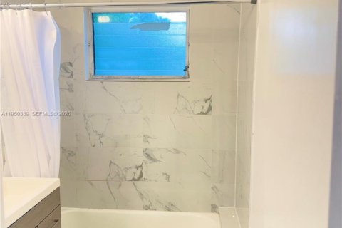 Снять в аренду квартиру в Майами-Бич, Флорида 6 спален, 379.13м2, № 2005877 - фото 10