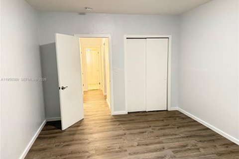 Снять в аренду квартиру в Майами-Бич, Флорида 6 спален, 379.13м2, № 2005877 - фото 14