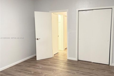 Снять в аренду квартиру в Майами-Бич, Флорида 6 спален, 379.13м2, № 2005877 - фото 13