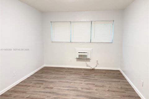 Снять в аренду квартиру в Майами-Бич, Флорида 6 спален, 379.13м2, № 2005877 - фото 12