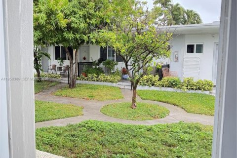 Снять в аренду квартиру в Майами-Бич, Флорида 6 спален, 379.13м2, № 2005877 - фото 17