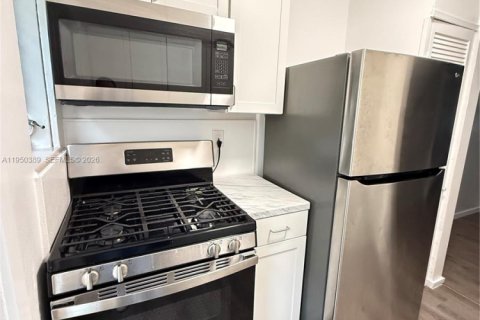 Снять в аренду квартиру в Майами-Бич, Флорида 6 спален, 379.13м2, № 2005877 - фото 5