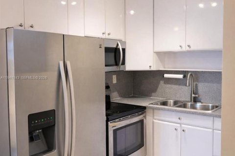 Купить кондоминиум в Майами, Флорида 1 спальня, 53.6м2, № 1998534 - фото 5