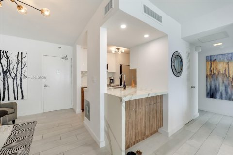 Condominio en venta en Miami Beach, Florida, 1 dormitorio, 79.15 m2 № 2006279 - foto 6