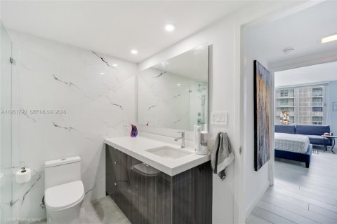Condominio en venta en Miami Beach, Florida, 1 dormitorio, 79.15 m2 № 2006279 - foto 10