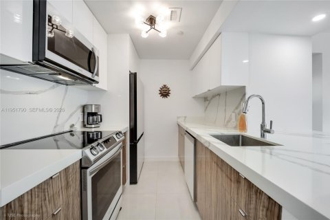 Condominio en venta en Miami Beach, Florida, 1 dormitorio, 79.15 m2 № 2006279 - foto 7