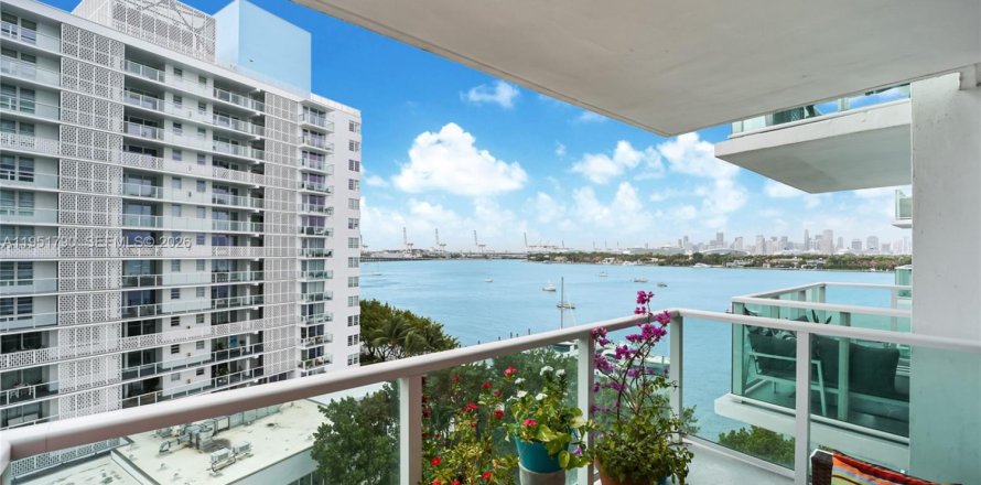 Condominio en Miami Beach, Florida, 1 dormitorio  № 2006279