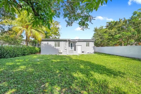 Villa ou maison à vendre à North Miami, Floride: 3 chambres, 124.49 m2 № 2397122 - photo 23