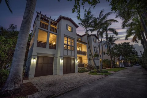 Casa en venta en Delray Beach, Florida, 4 dormitorios, 356.93 m2 № 810875 - foto 1