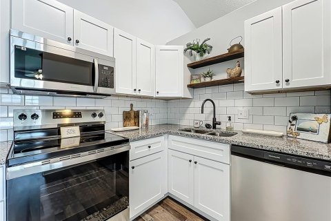 Купить виллу или дом в Юстис, Флорида 5 комнат, 95.88м2, № 1904920 - фото 4