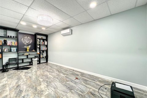 Propiedad comercial en venta en Titusville, Florida, 996.84 m2 № 675868 - foto 29