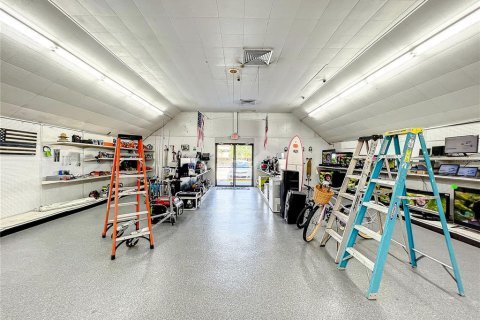 Propiedad comercial en venta en Titusville, Florida, 996.84 m2 № 675868 - foto 11